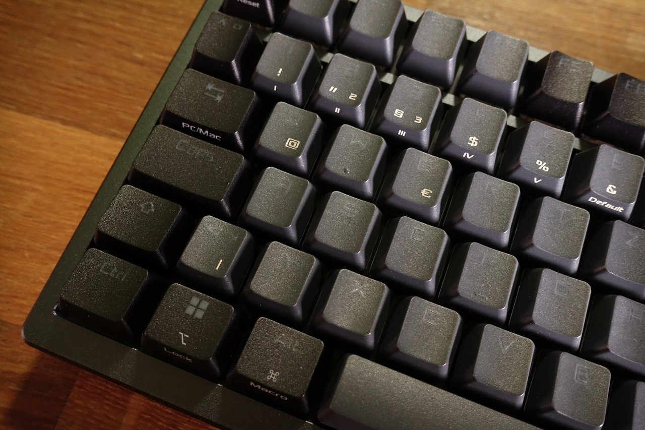 [27/06/2023] Asus ROG Azoth (11)