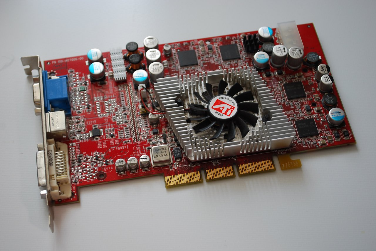 [15/06/2023] ATI Radeon 9800 Pro vor, während und nach der Reinigung samt WLP-Erneuerung von GxGamer (1)