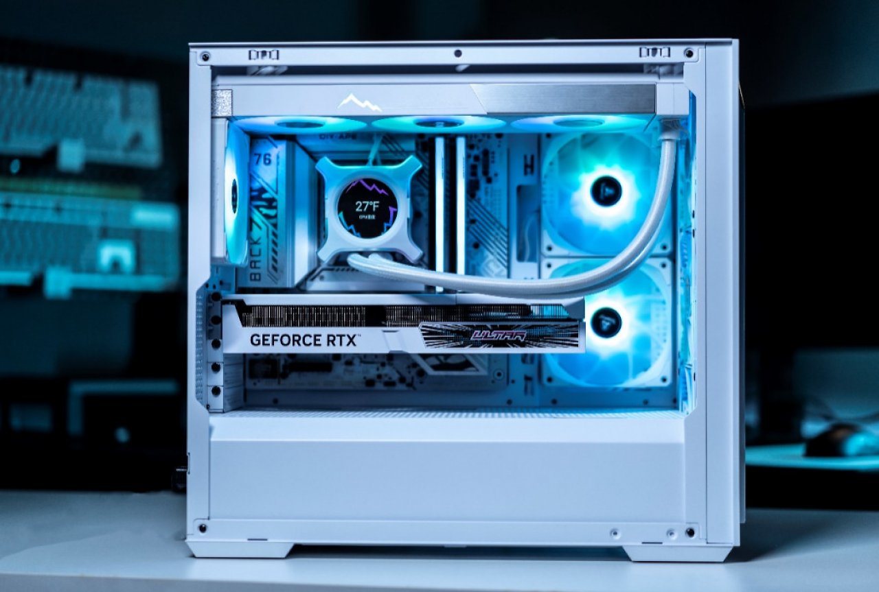 [27/07/2023] Die Colorful iGame Geforce RTX 4070 Ultra Z OC+ ermöglicht 