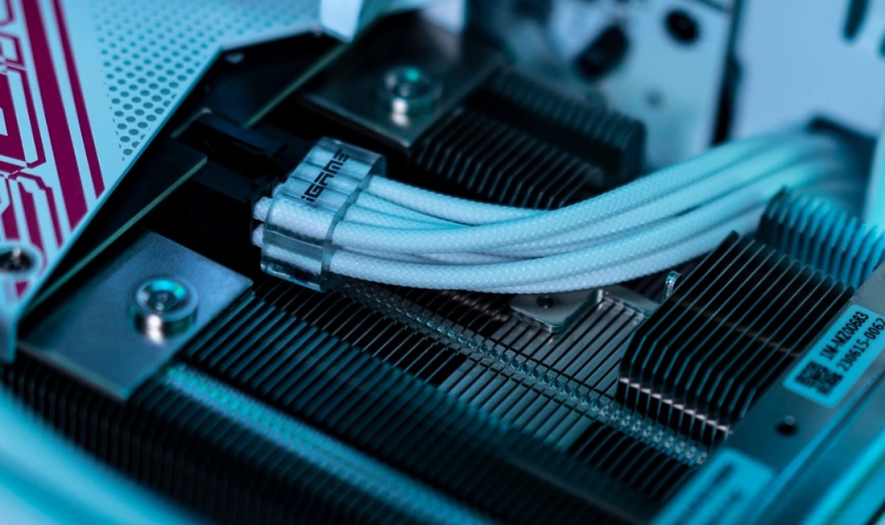 [27/07/2023] Colorful iGame Geforce RTX 4070 Ultra Z OC