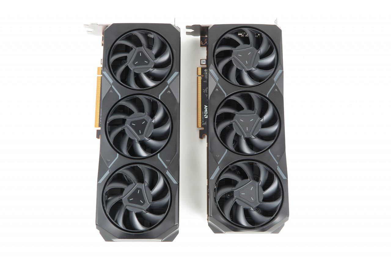 [15/08/2023] Radeon RX 7900 XT (links) neben RX 7900 GRE - Vorderseite