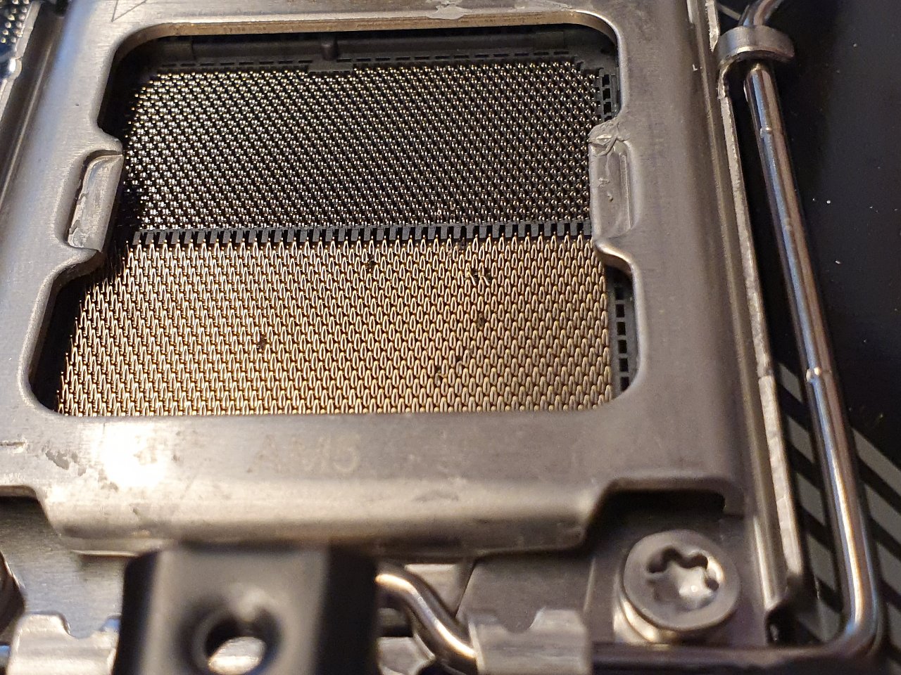 [21/08/2023] CPU-Sockel beschädigt: Hilfe im Forum ohne Happy-End