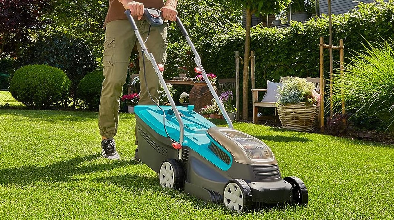 [21/08/2023] Nirgendwo günstiger: Gardena Akku-Rasenmäher über 130 Euro reduziert bei Amazon
