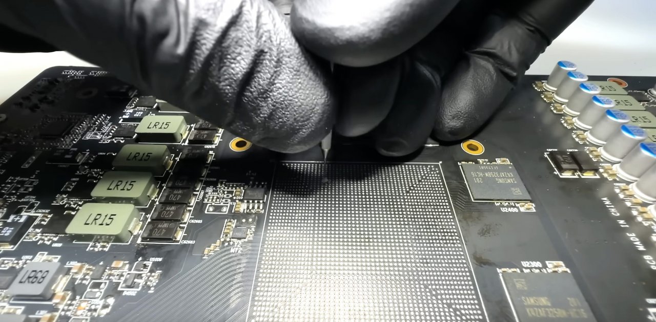 [14/08/2023] Aufwändige Reparatur: Radeon RX 6900 XT wird mit Bohrer und Draht gerettet