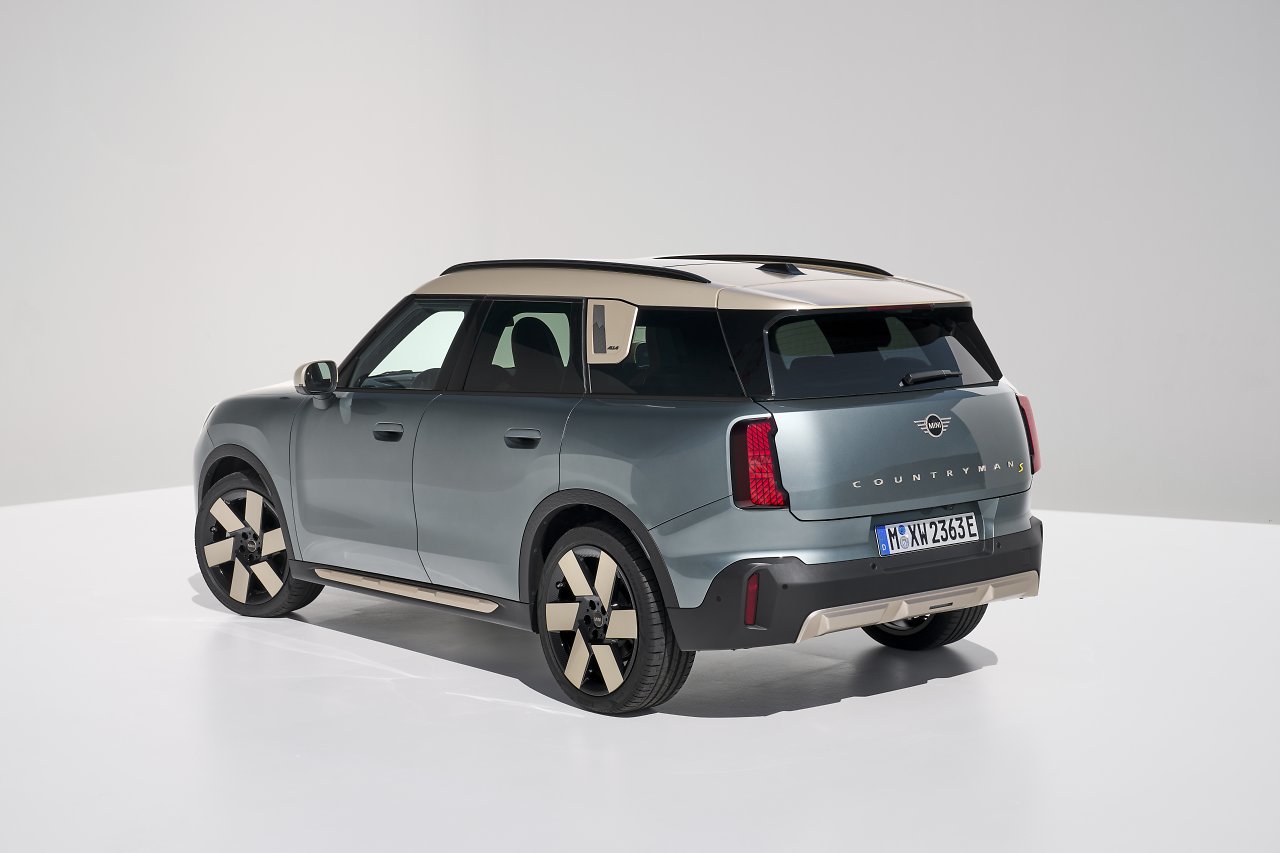 [01/09/2023] Mini Cooper SE U25 Jahrgang 2024 hinten