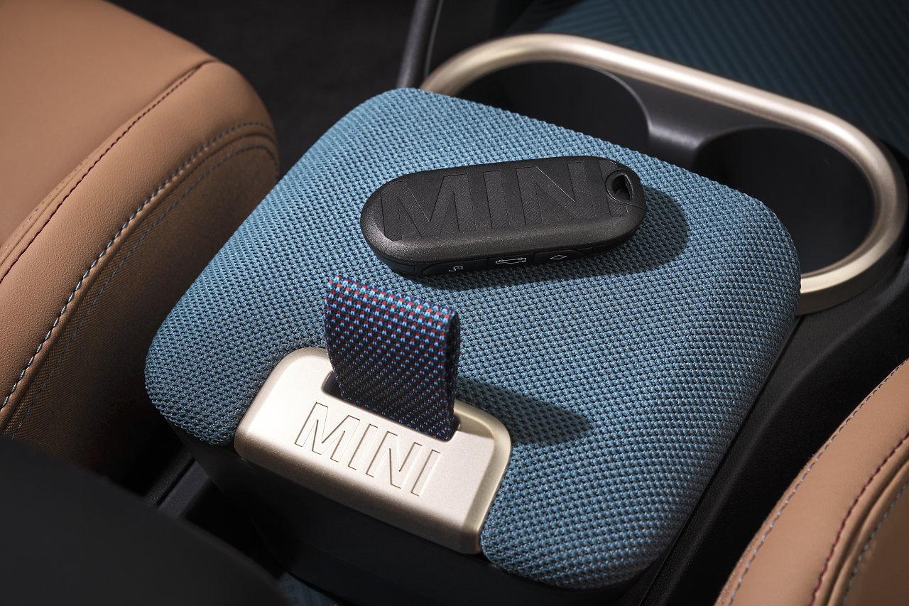 [01/09/2023] Mini Countryman Mittelarmlehne und neuer Fahrzeugschlüssel