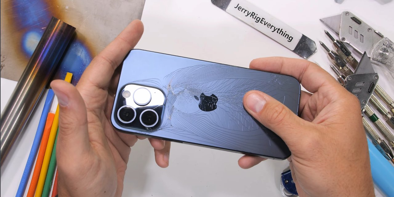 [24/09/2023] Wie ist es um die Haltbarkeit des iPhone 15 Pro Max beschaffen? Ein Youtuber kommt zu einem ernüchternden Ergebnis.