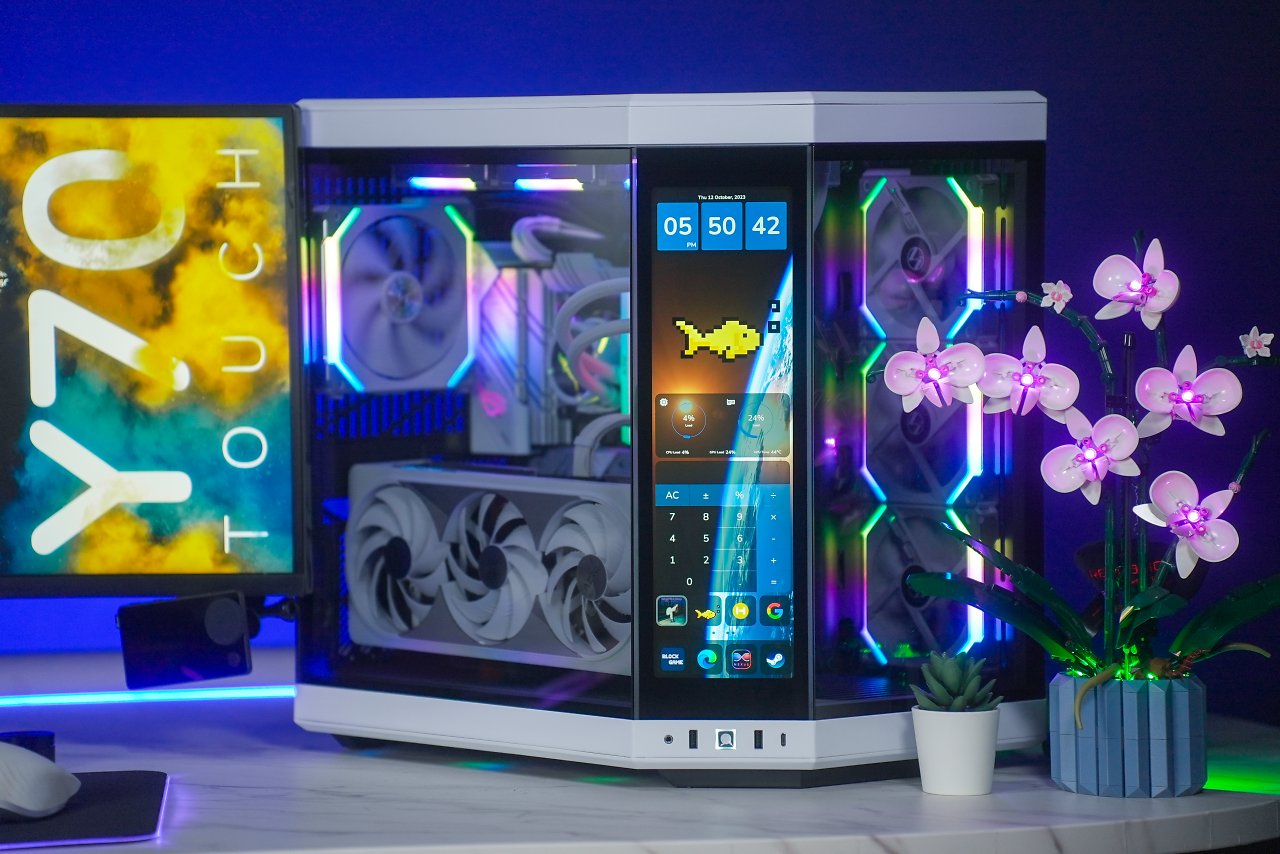 [25/10/2023] Hyte Y70 Touch: Showcase-Glaskasten mit Display über Eck für 400 Euro (1)