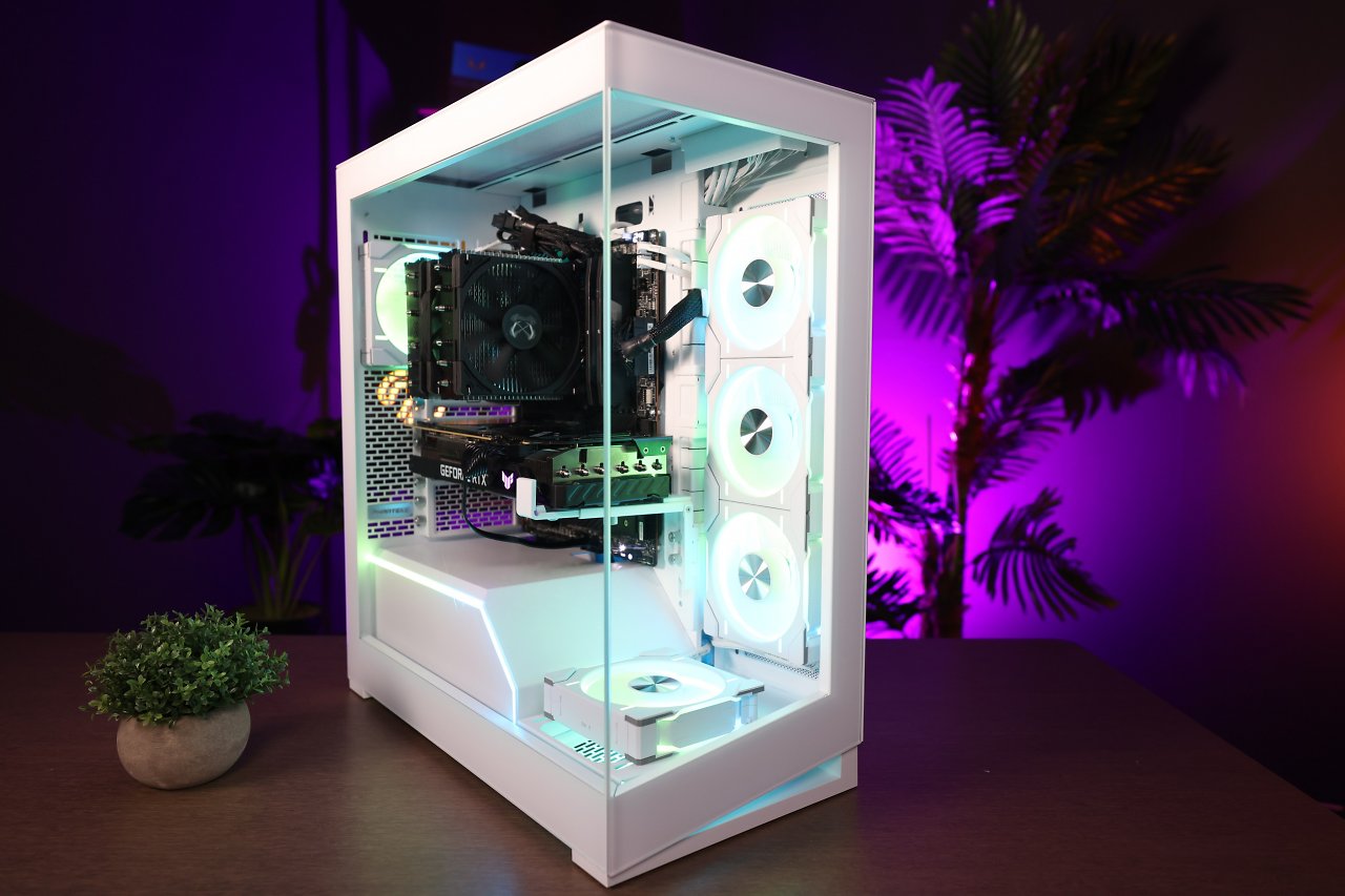 [25/10/2023] Phanteks stellt für das NV5 die eigenen D30 120er-Lüfter in RGB-Optik in den Vordergrund. Mit einer Mischung von 