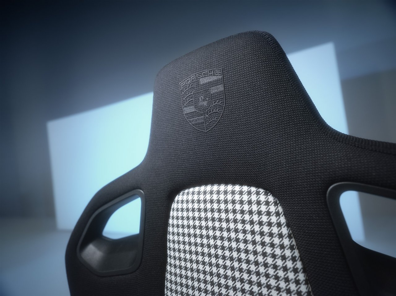 [18/10/2023] Recaro x Porsche: Limitierter Gaming-Stuhl mit Pepita-Stoff für über 1.700 Euro (3)