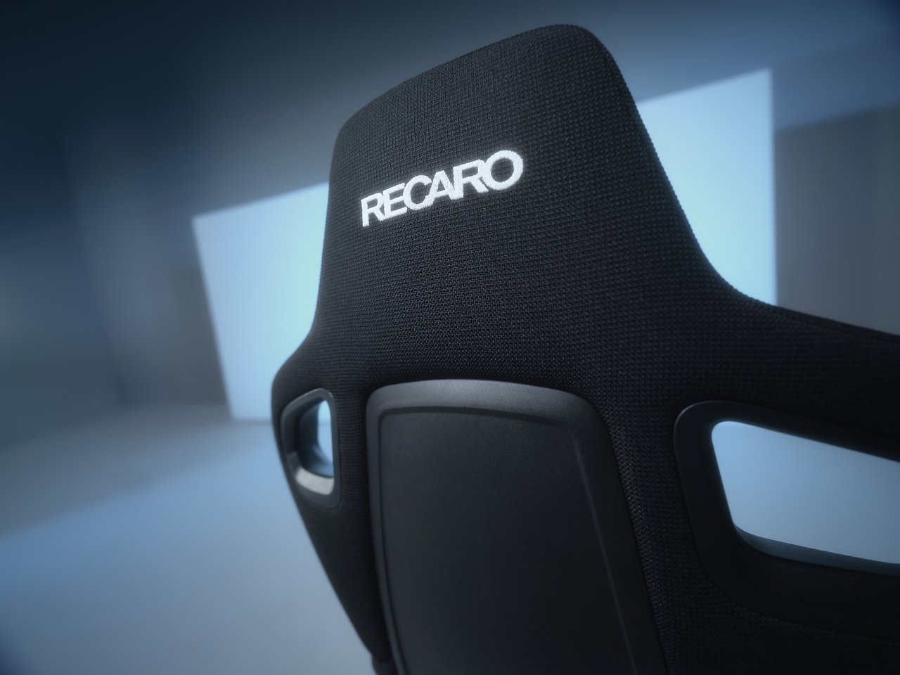 [18/10/2023] Recaro x Porsche: Limitierter Gaming-Stuhl mit Pepita-Stoff für über 1.700 Euro (4)
