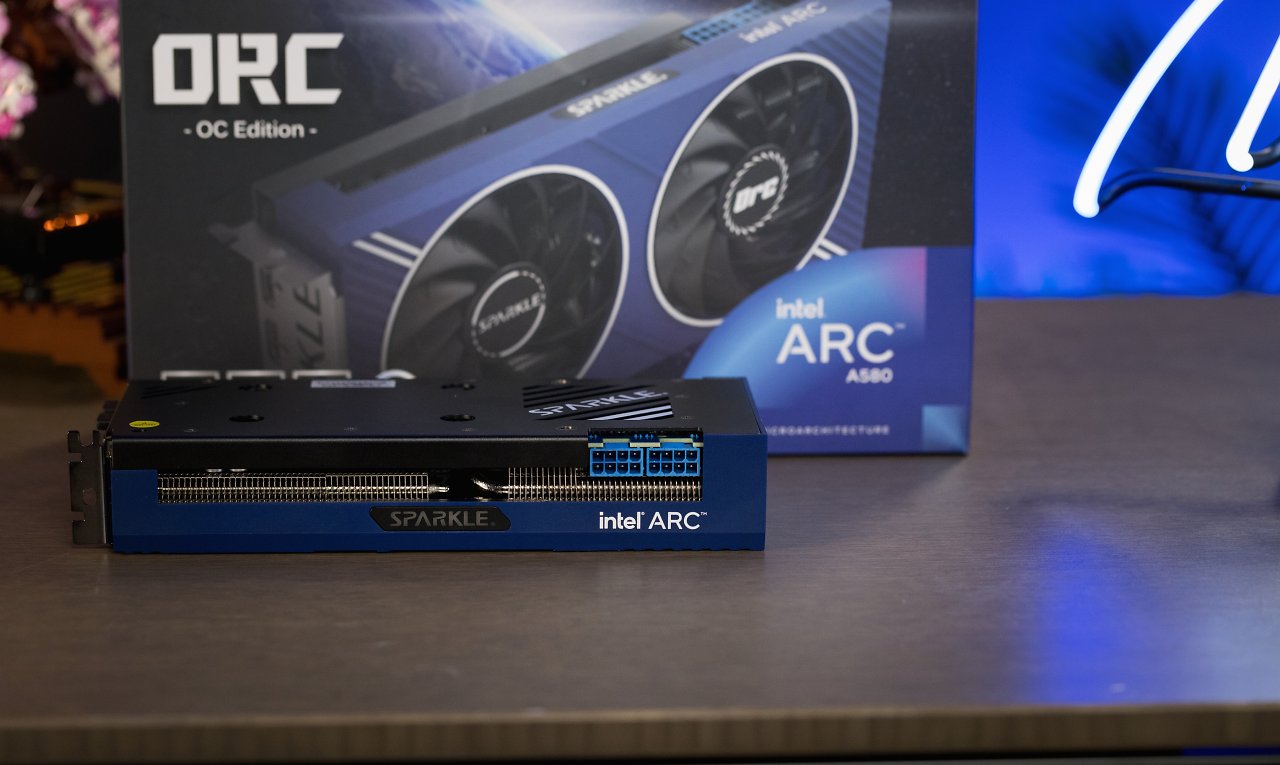 [10/10/2023] Intel Arc A580 im Test: Sparkle Arc A580 Orc OC (2)