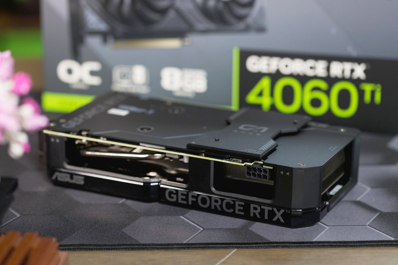 [22/11/2023] Bis zu 8 TByte auf der Grafikkarte: Asus Dual Geforce RTX 4060 Ti SSD OC Edition im Test (2)