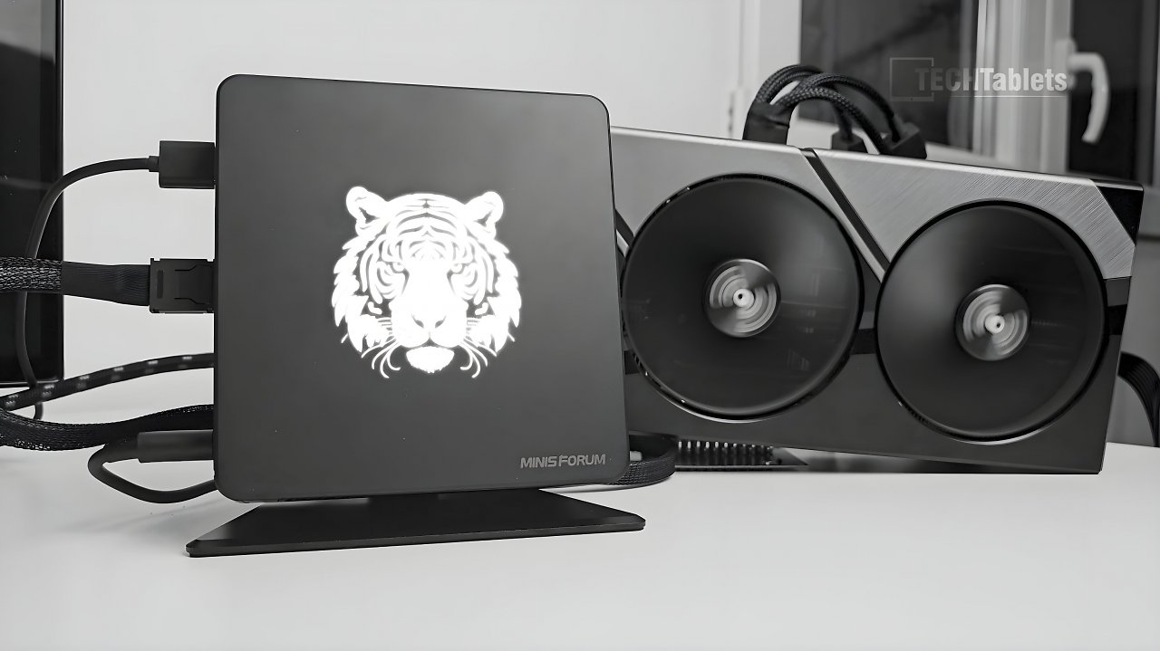 [12/11/2023] Minisforum UM780 XTX
