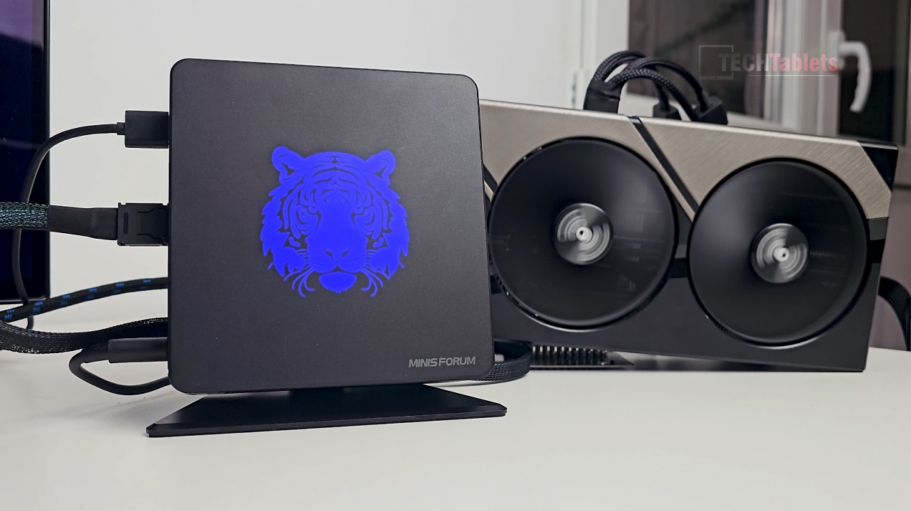 [11/11/2023] Minisforum UM780 XTX