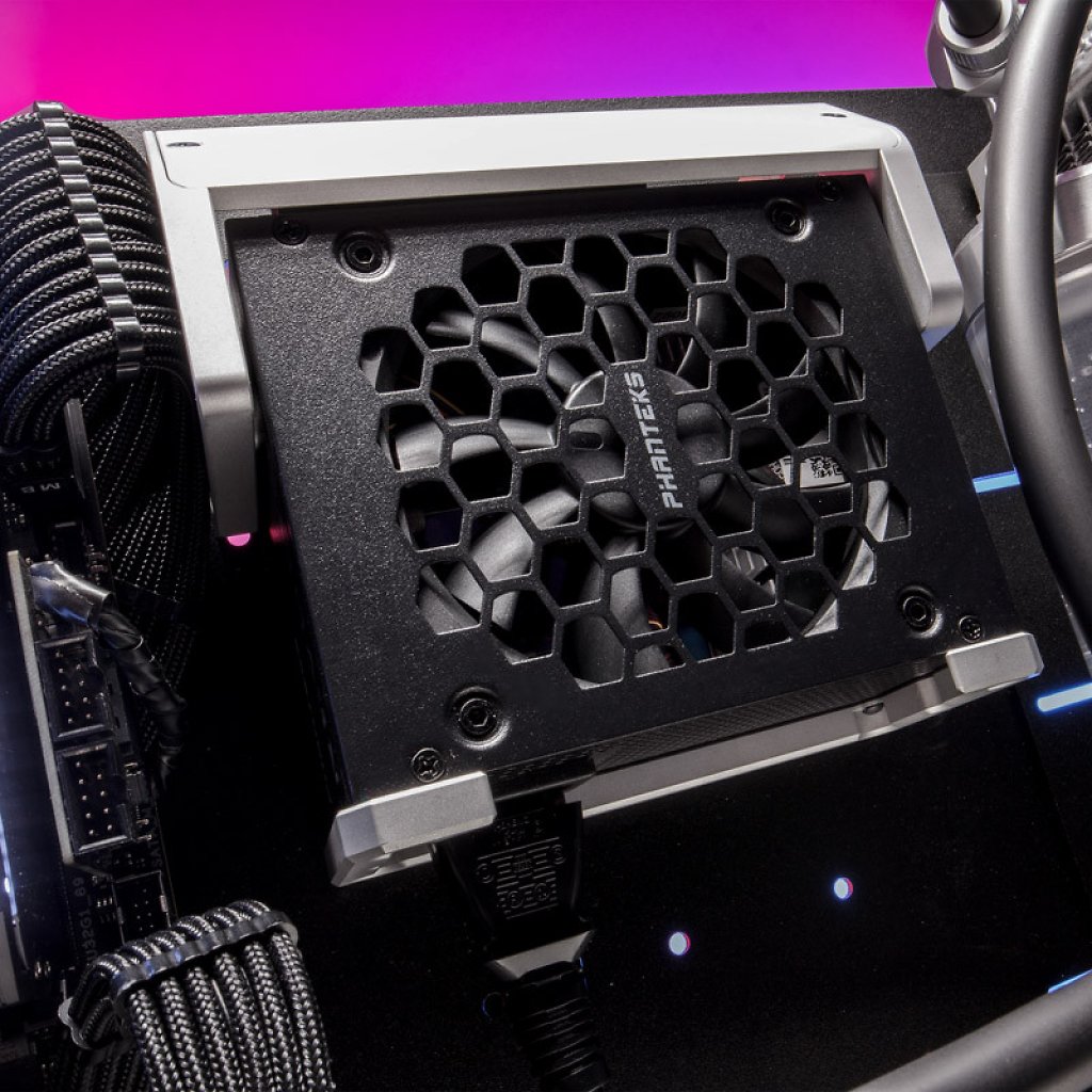 [07/12/2023] 8Pack Frame R8i: Neuer Premium-PC im Glaskasten mit RTX 4090 für 9.000 Euro (6)