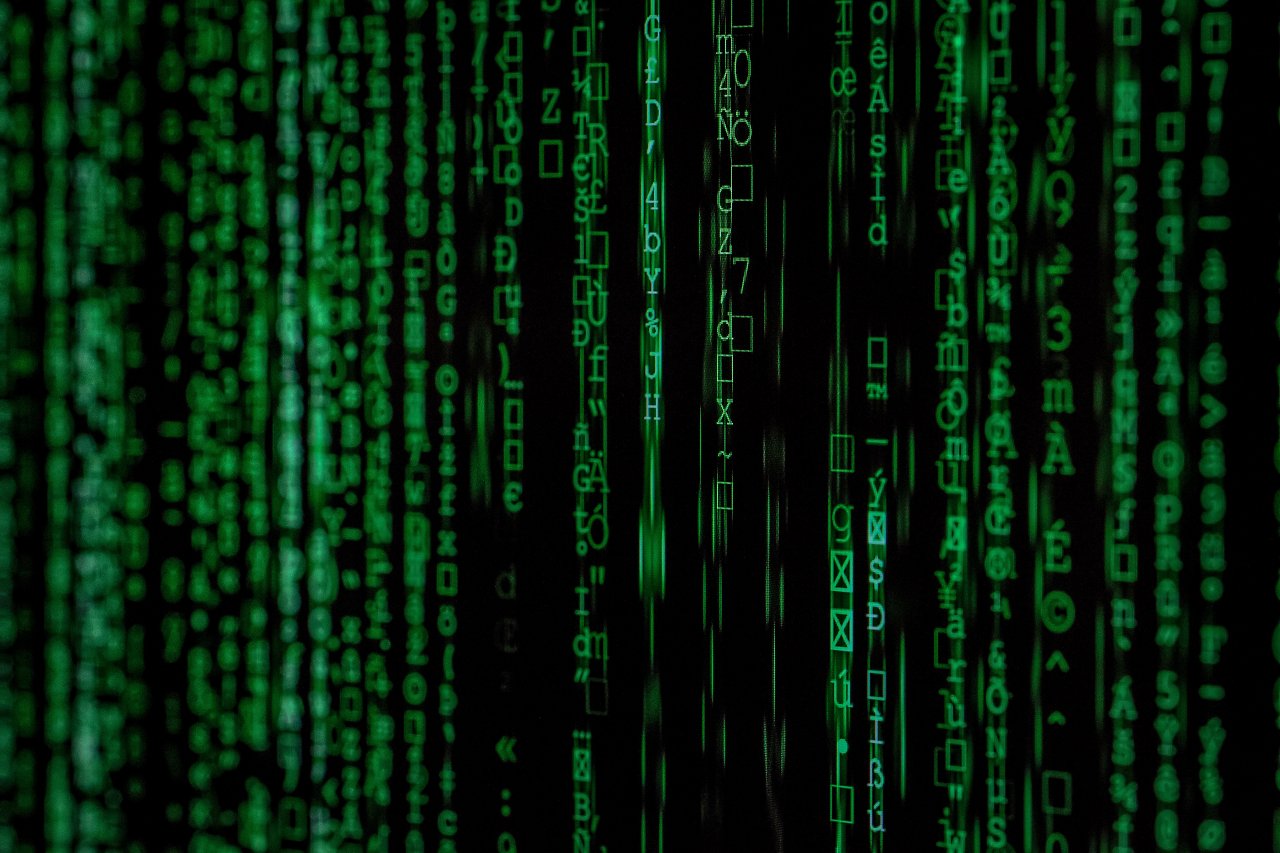 [04/12/2023] Leichter als eine Erdbeere: Kann das Internet ein Gewicht haben?