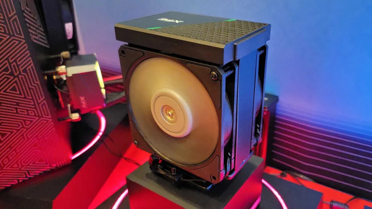 [11/01/2024] CPU-Kühlung: XPG zeigt Hybriden aus AiO- und Tower-Luftkühler für bis zu 280 Watt