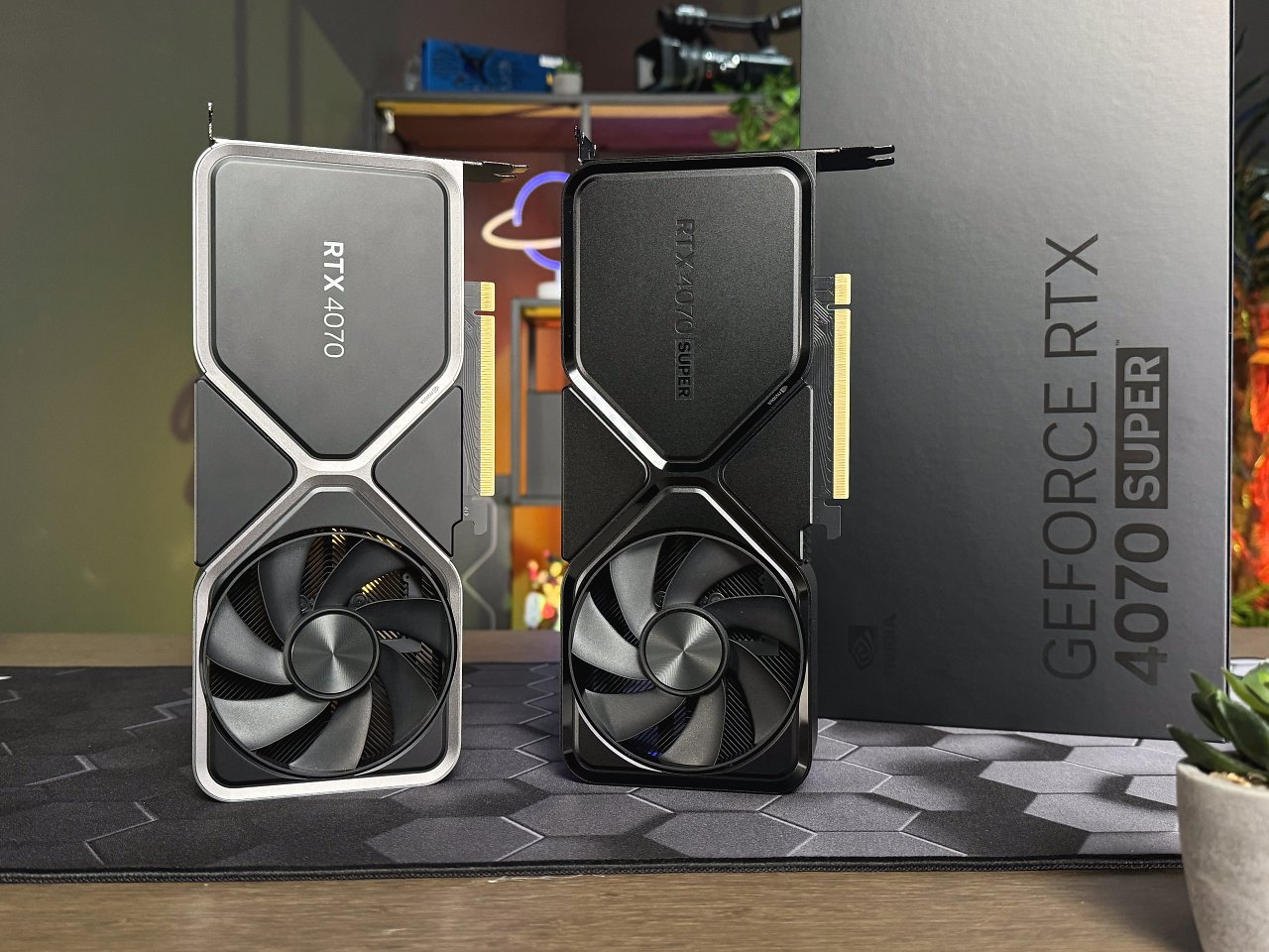[15/01/2024] Geforce RTX 4070 FE neben Geforce RTX RTX 4070 Super FE