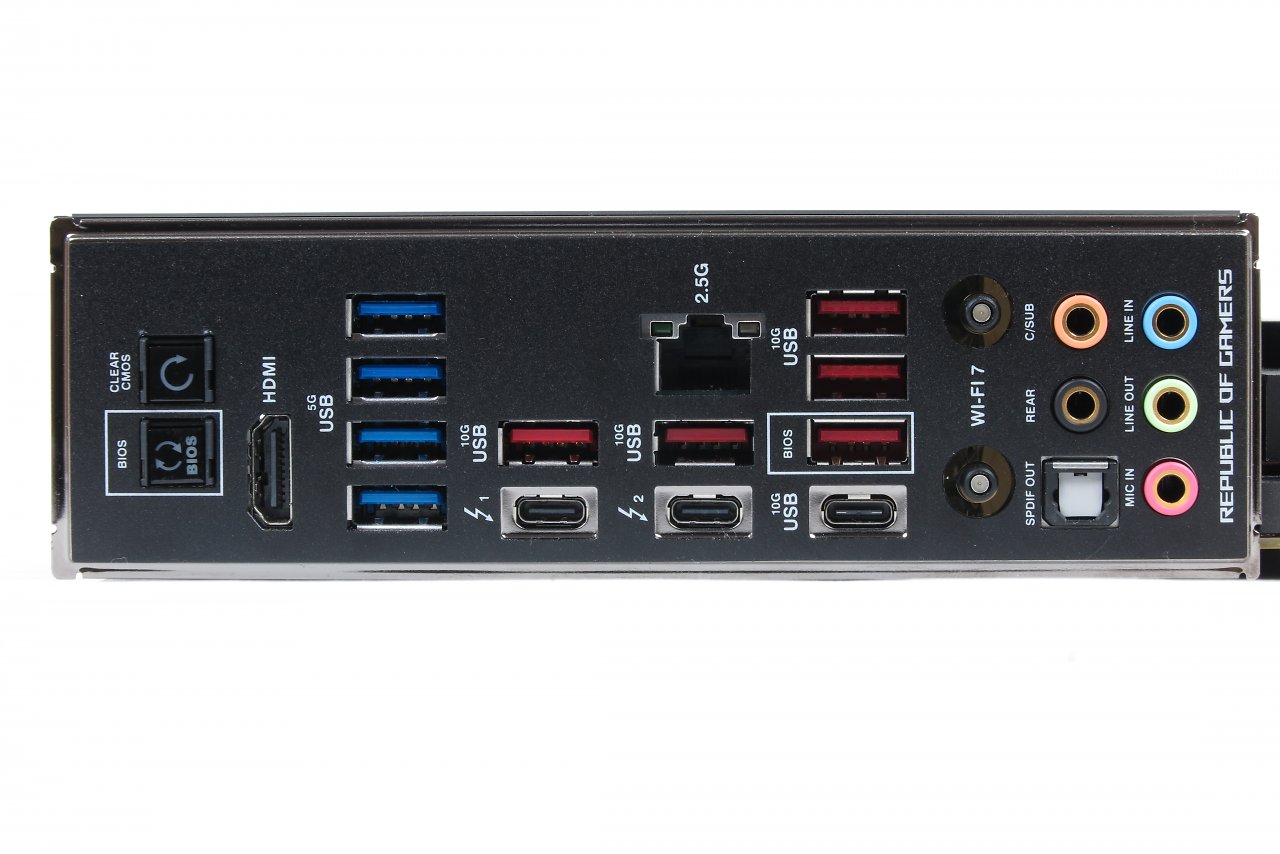 [07/03/2024] Asus Z790 Dark Hero: I/O-Panel