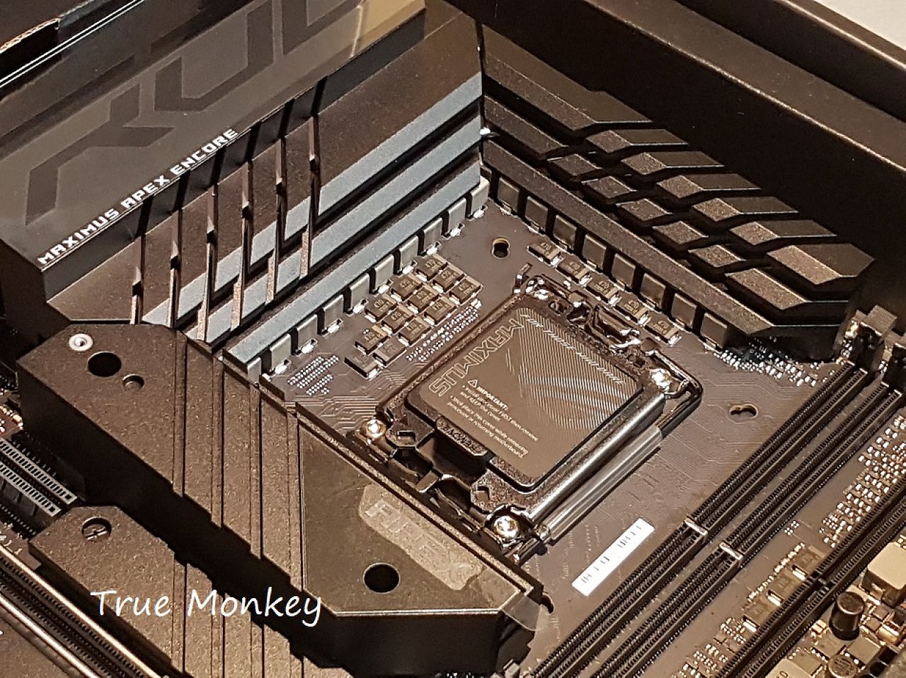 [14/03/2024] Der Nachfolger: Asus ROG Maximus Z790 APEX Encore von True Monkey