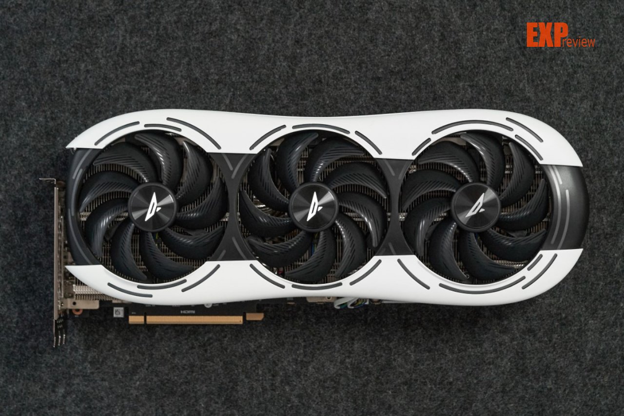 [06/03/2024] Geforce RTX 4090 D: Extrem langes Custom-Design von Zotac erstmals getestet