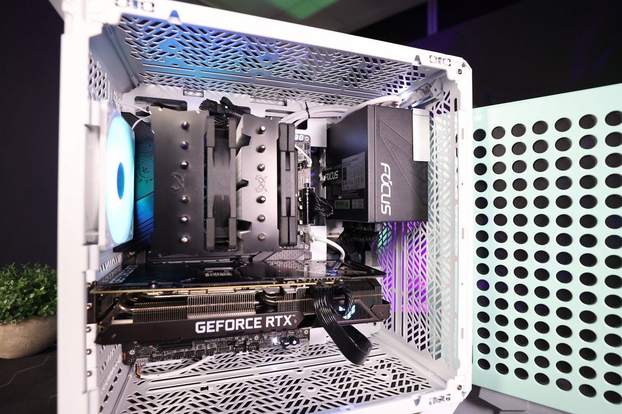 [11/04/2024] Cooler Master Qube 500 Flatpack Macaron