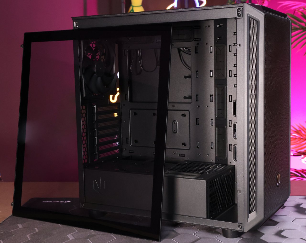 [10/04/2024] Endorfy Arx Air 700 Vorderseite