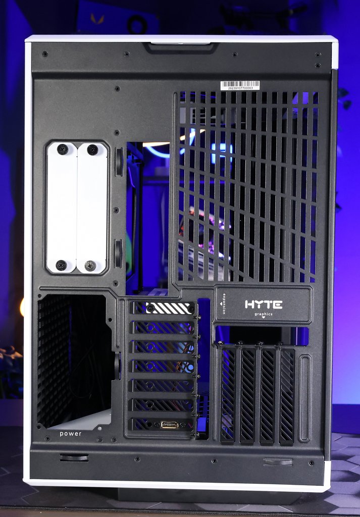 [11/04/2024] Hyte Y70 Touch