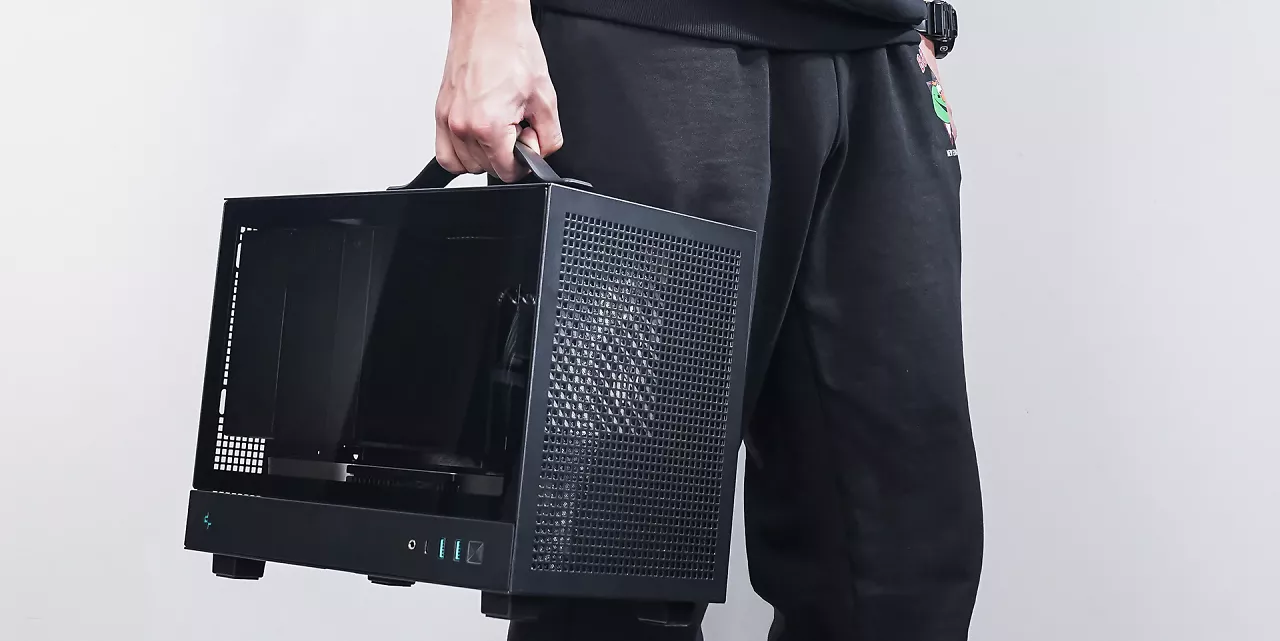 [23/04/2024] Neues Mini-ITX-Gehäuse mit viel Mesh: Deepcool präsentiert tragbares CH160 (9)