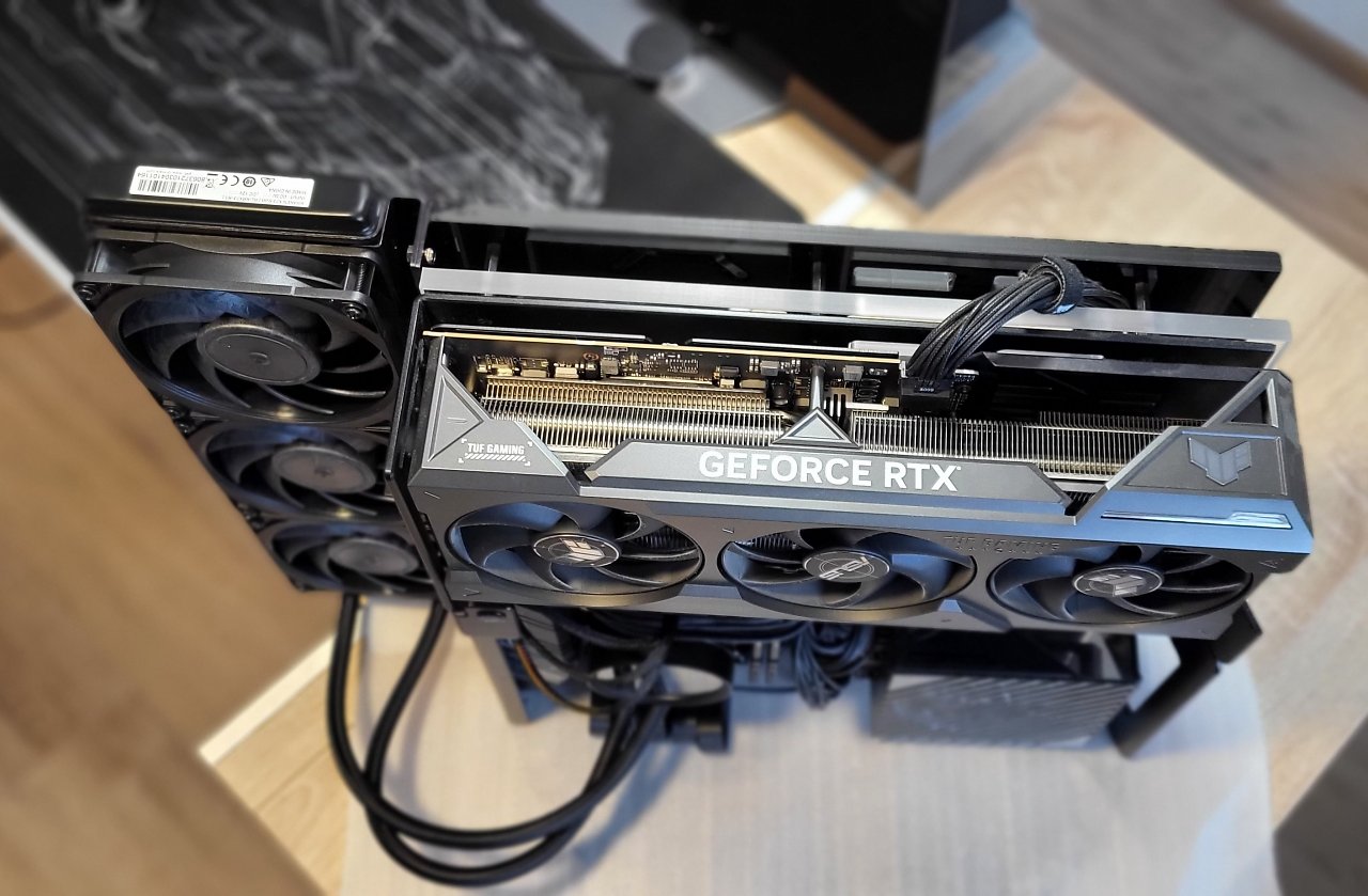 [23/05/2024] HODENGNOM: Aber gegen solche Kabelwürste kommt man kaum an