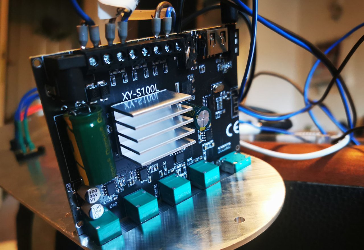 [13/06/2024] Ungewöhnlicher Casemod: Bluetooth-Lautsprecher dank CNC-Fräse (1) (8)