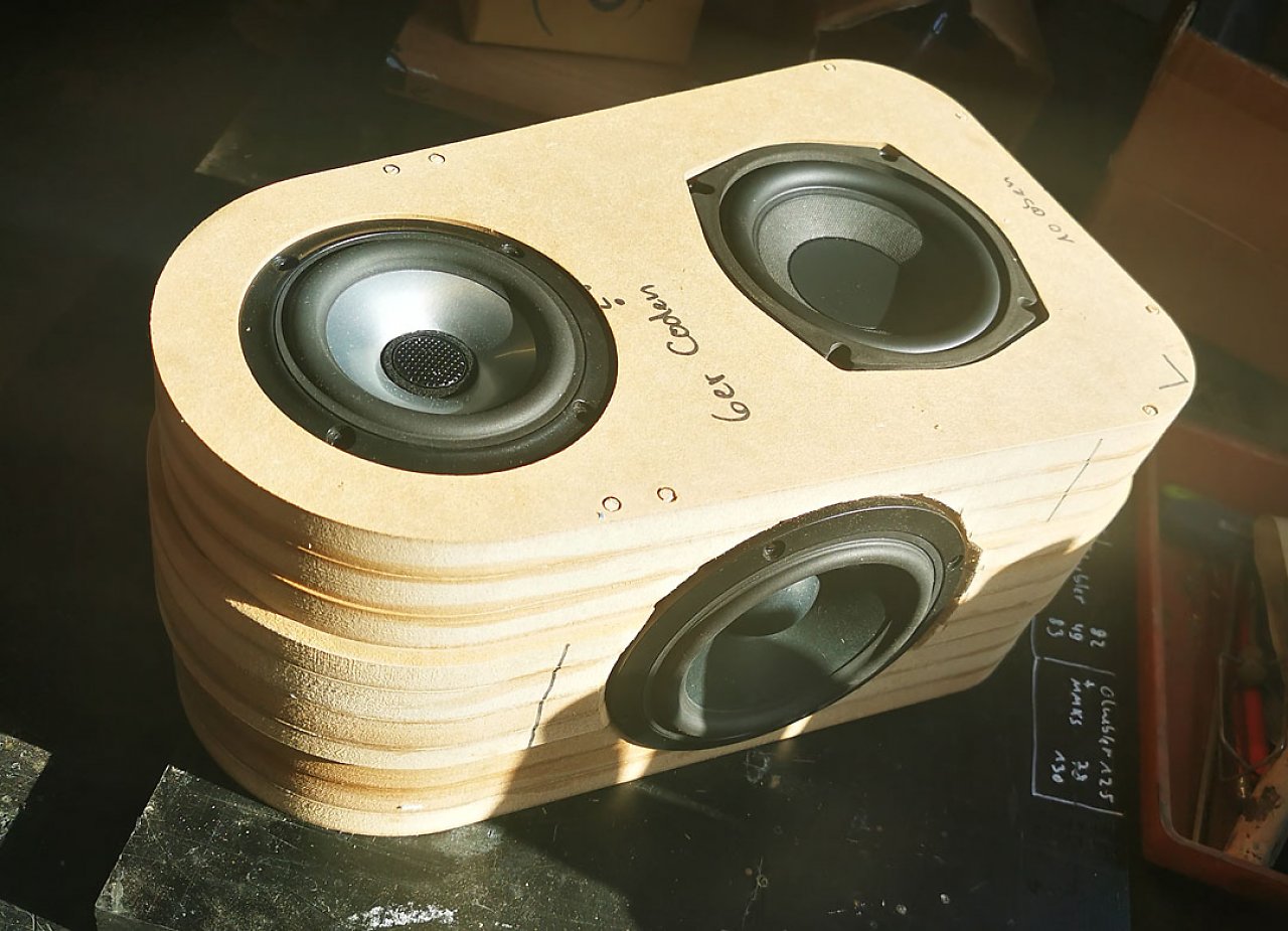 [13/06/2024] Ungewöhnlicher Casemod: Bluetooth-Lautsprecher dank CNC-Fräse (1) (3)