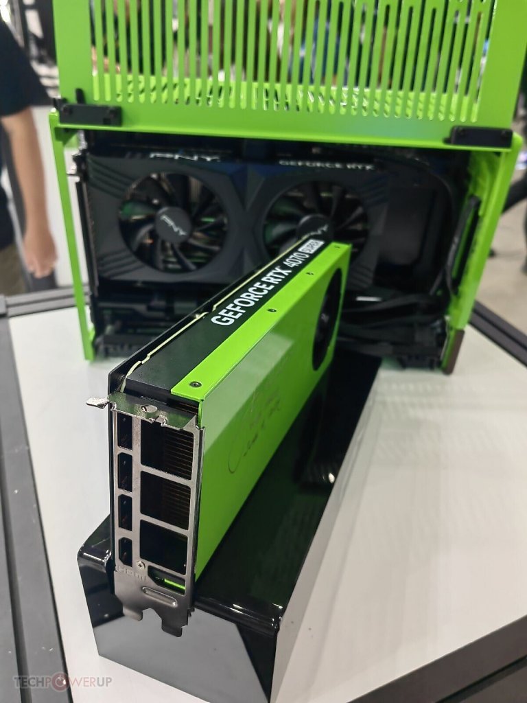 [04/06/2024] RTX 4070 Super in Nvidia-grün. (2)