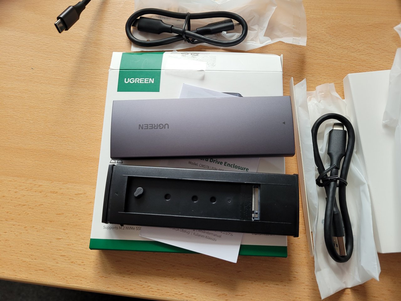 [27/06/2024] Werkzeuglose SSD-Montage beim Ugreen SSD-Gehäuse-Adapter für verschiedene M.2 SSDs