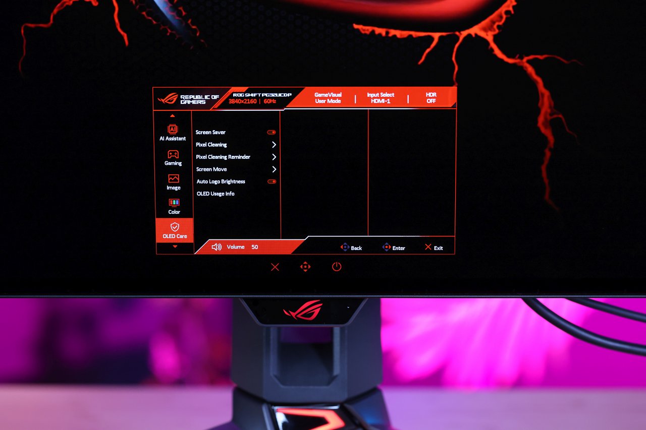 [29/08/2024] Der Asus PG32UCDP bietet zum Schutz vor Einbrennen und zur Wartung des OLED-Displays im OSD eine Reihe von Funktionen an, darunter auch einen Screen Saver. Mit der Pixel Cleaning Option kann das Display nach langem Dauerbetrieb automatisch neu kalibriert werden, Screen Move bewegt den Bildinhalt nach gewissen Zeitabständen regelmäßig, um die Einbrenngefahr zu reduzieren.