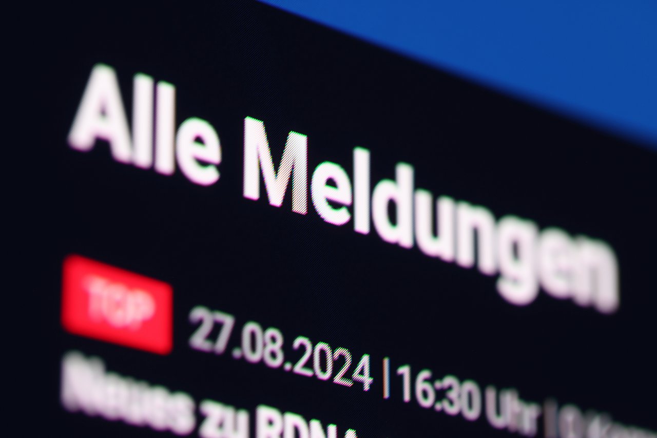 Corsair 34WQHD240-C QD-OLED im Test - Weiteres Beispiel der Subpixel-Farbverschiebung aus leicht unterschiedlicher Perspektive.