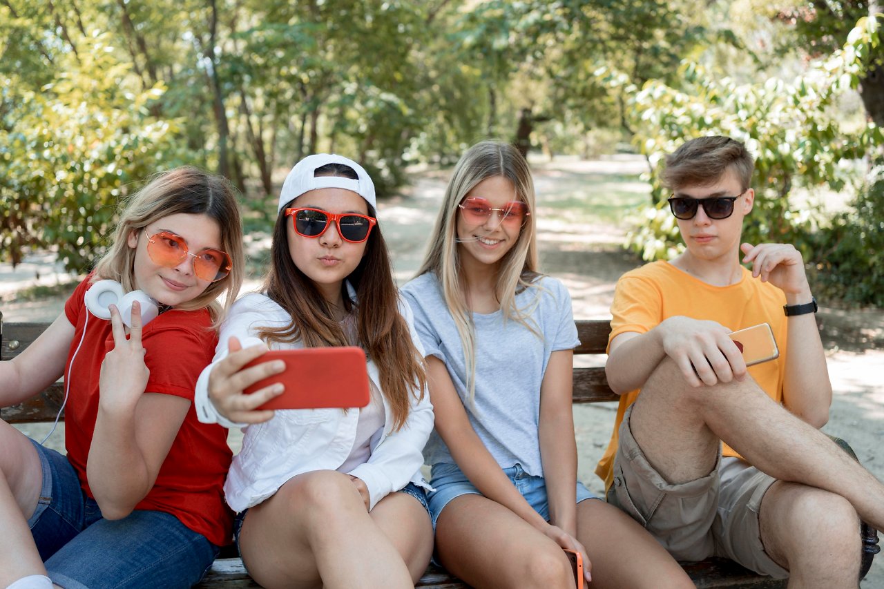 [17/09/2024] Gen Z zahlt mehr als jede andere Altersgruppe – besonders für Musik- und Gaming-Abos.