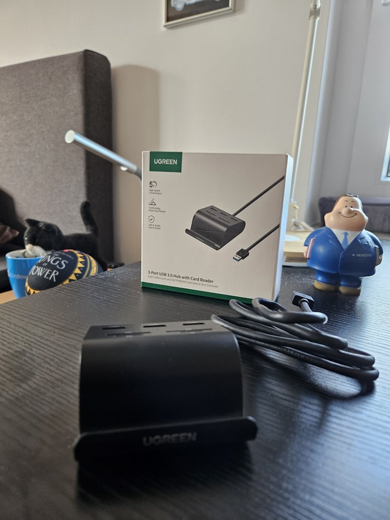 [18/09/2024] Lieferumfang des Ugreen USB Hub mit Speicherkartenleser.&nbsp;