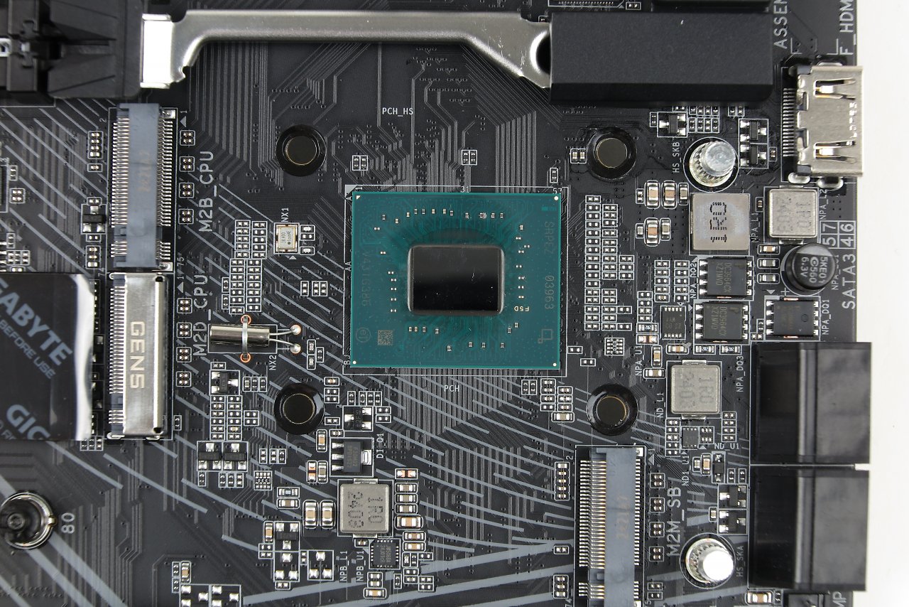 Das Silizium des Z890 selbst ist genauso breit und hoch wie der ältere Z790, obwohl es weniger Funktionalität bereitstellen muss.