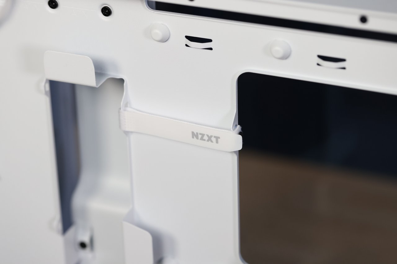 [08/10/2024] Wie performt der kompakte Gehäuse-Hingucker? NZXT H5 Flow RGB (2024) für 130 Euro im Test