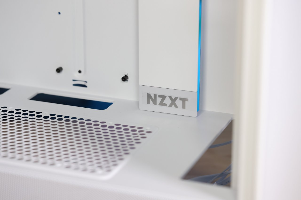 [08/10/2024] Wie performt der kompakte Gehäuse-Hingucker? NZXT H5 Flow RGB (2024) für 130 Euro im Test