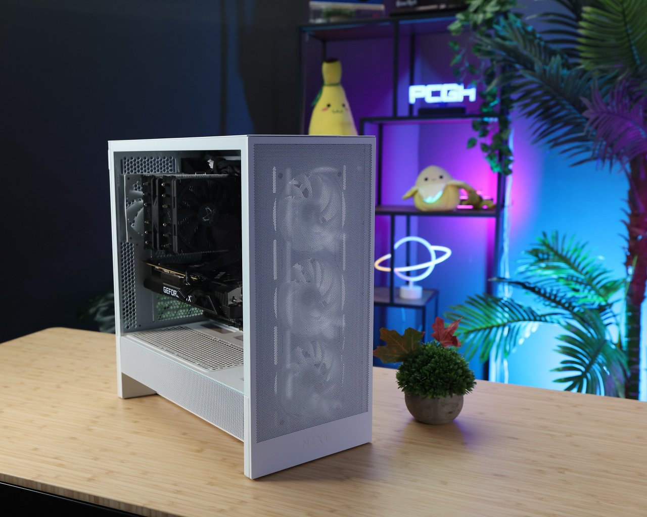 [08/10/2024] Wie performt der kompakte Gehäuse-Hingucker? NZXT H5 Flow RGB (2024) für 130 Euro im Test