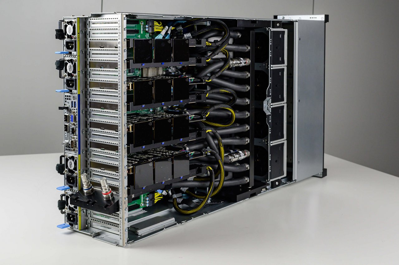 [22/11/2024] Der britische Anbieter Comino nennt absurde Preise für die mit RTX 5090 ausgestatten Workstations.