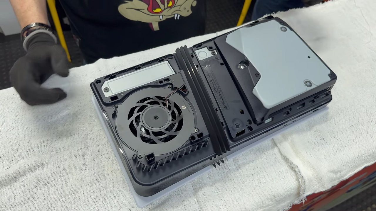 [03/11/2024] Teardown der Playstation 5 Pro auf Youtube-Kanal TAG.