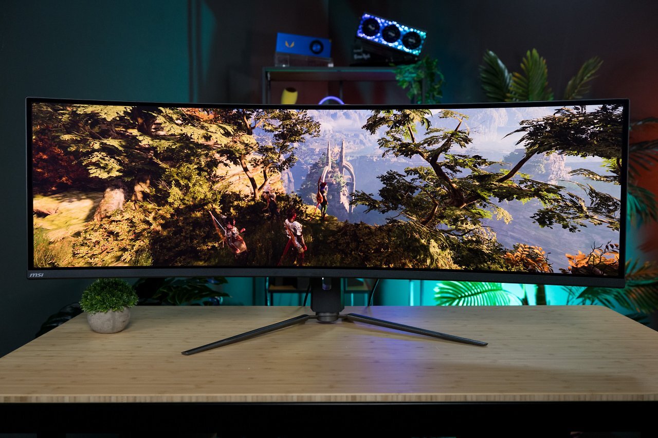 [15/12/2024] Beim Spielen kommt das 32:9-Format besonders gut zur Geltung. Vor allem natürlich bei Titeln mit gelungener HDR-Darstellung. Wie etwa Baldur's Gate 3.