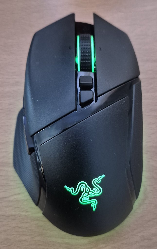 [18/12/2024] Razer Basilisk V3 Pro mit gummierter Oberfläche und Daumenauflage