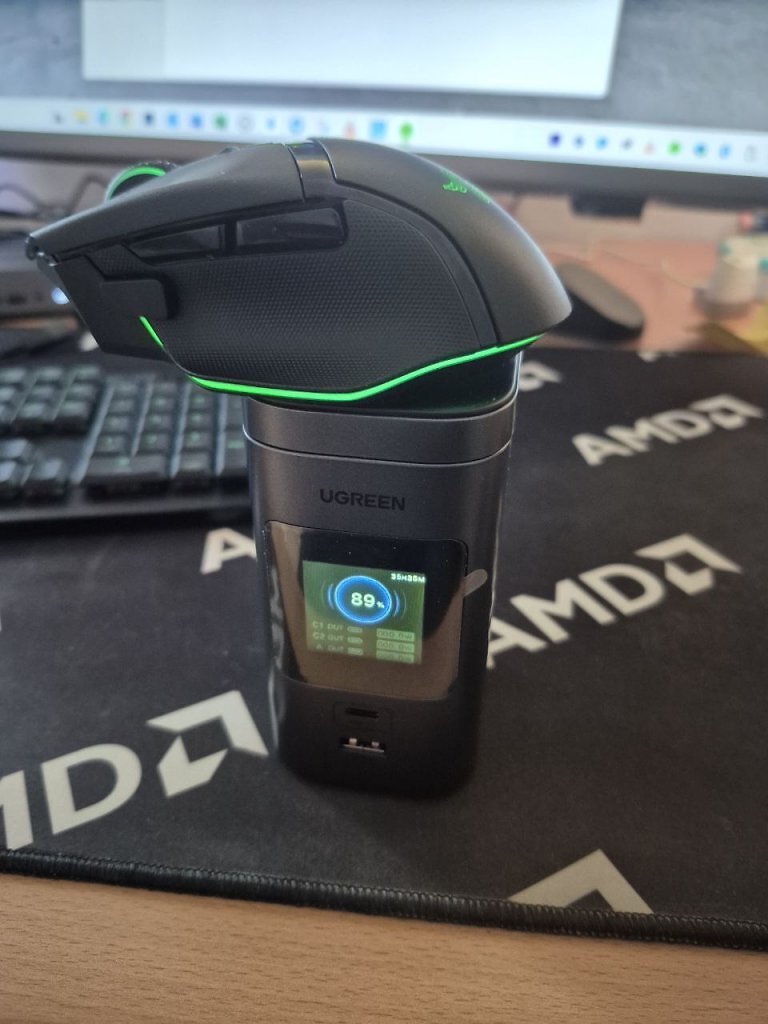 [20/12/2024] Ugreen Powerbank PB771 mit Qi lädt Razer Basilisk V3 Pro kabellos