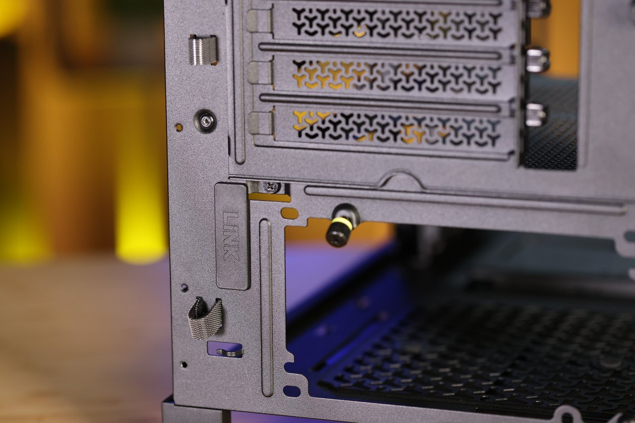 [09/01/2025] Corsair Frame 4000D im Test: Modularität im Fokus, ein wahrer Alleskönner? (35)