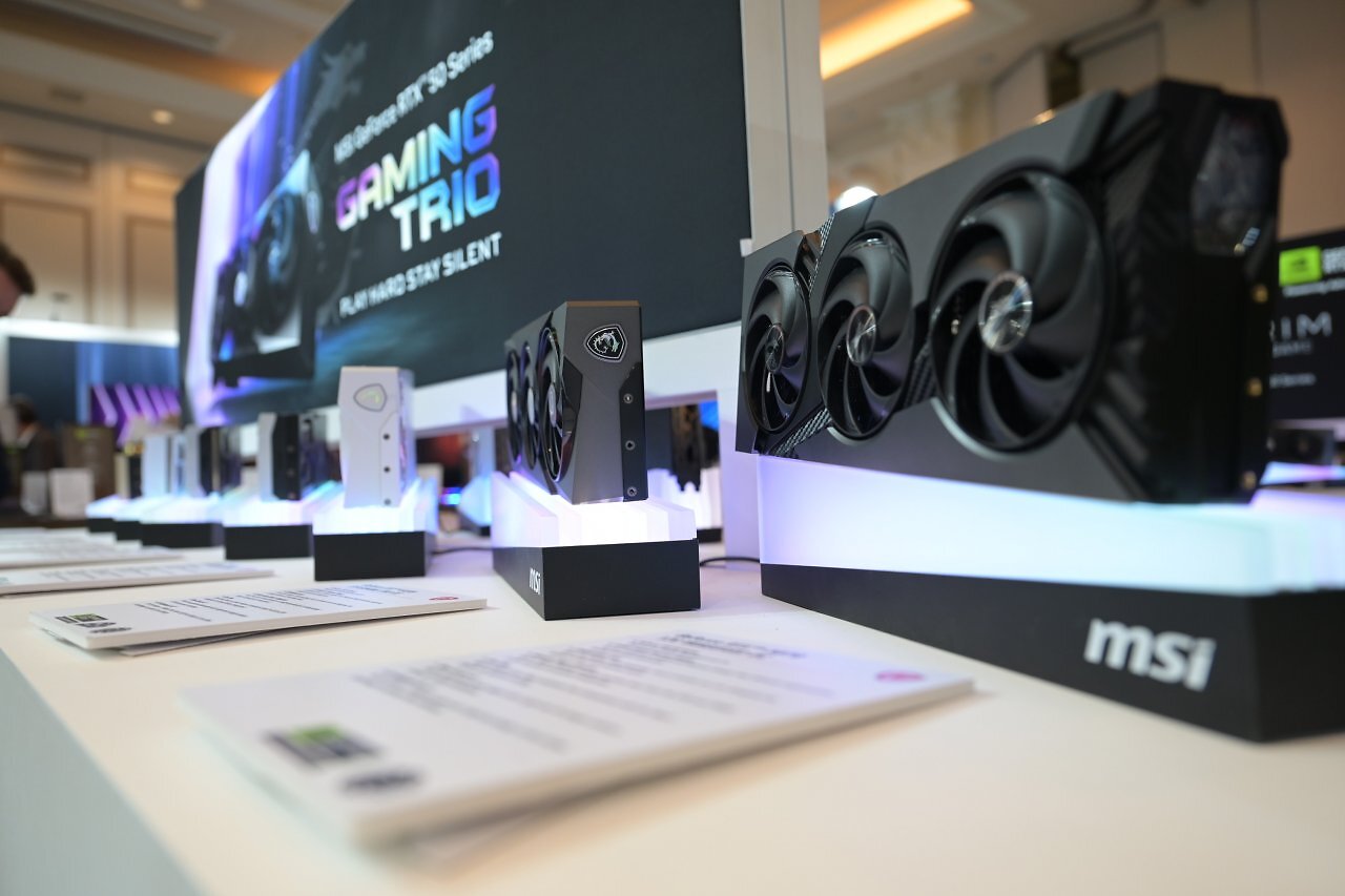 [08/01/2025] MSI RTX 5000 CES 1 (1)